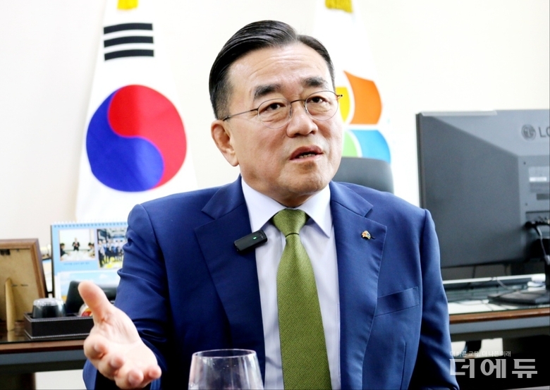 이대영 한국교과서협회 이사장은 학생들의 학습 기본 도구로 기능을 할 AI 디지털교과서에 우선적으로 투자해야 한다고 강조했다.(사진=지성배 기자)