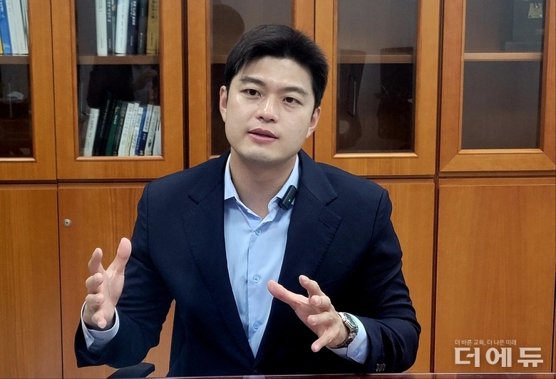 김용태 국민의힘 의원은 이한동 총리를 보며 꿈을 키웠고 미국 드라마 웨스트윙에 나오는 가상의 인문 바틀렛 대통령을 통해 정치인이 되기로 결심했다고 밝혔다.(사진=지성배 기자)