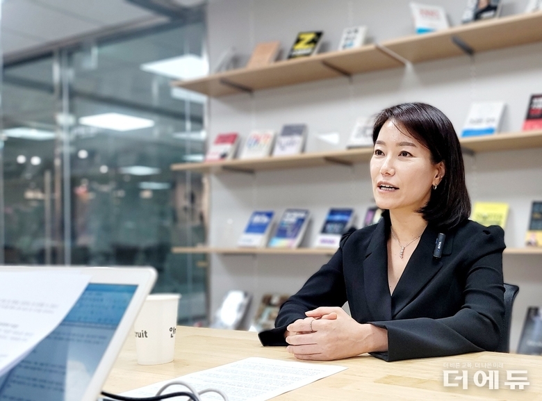 아이들이 디지털 기술을 긍정적으로 활용할 수 있도록 가르쳐아 한다는 김묘은 (사)디지털리터러시협회 대표.(사진=지성배 기자)