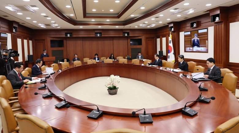 제 9차 사회관계장관회의가 25일 서울 종로구 정부서울청사에서 열렸다(사진=교육부).