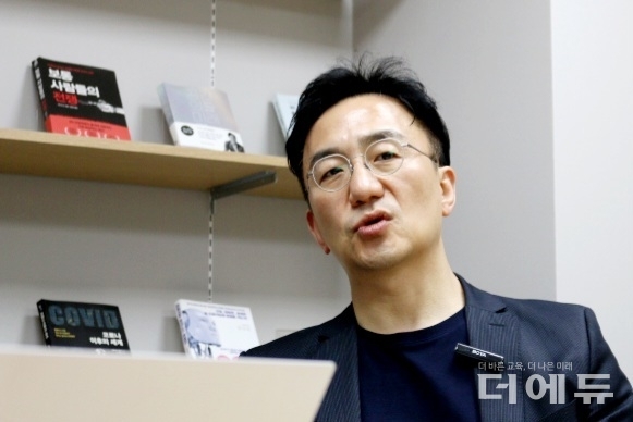 강정수 블루닷 AI연구센터장은 한국의 AI 수준이 전반적으로 많이 뒤처져 있지만 아직 기회는 있다고 말했다.(사진=정귀권 PD)