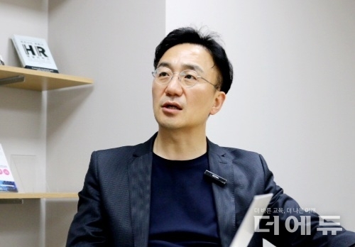 강정수 블루닷 AI연구센터장은 인터넷 강국에 도취되어서는 인공지능 시대를 리딩할 수 없다고 강조했다.(사진=정귀권 PD)