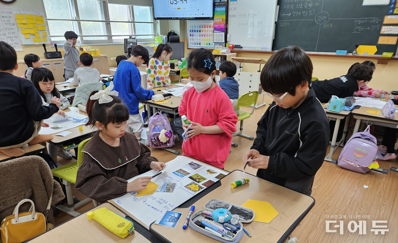IB 후보학교로 승인된 구미원당초 수업 모습.(사진=경북교육청)