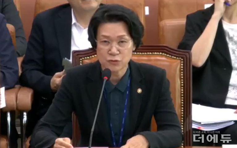 최은옥 교육부 차관이 1일 국회 법사위 전체회의에 출석해 고교무상교육비 국비 지원에 대한 입장을 밝히고 있다.(사진=국회 영상회의록시스템 캡처)