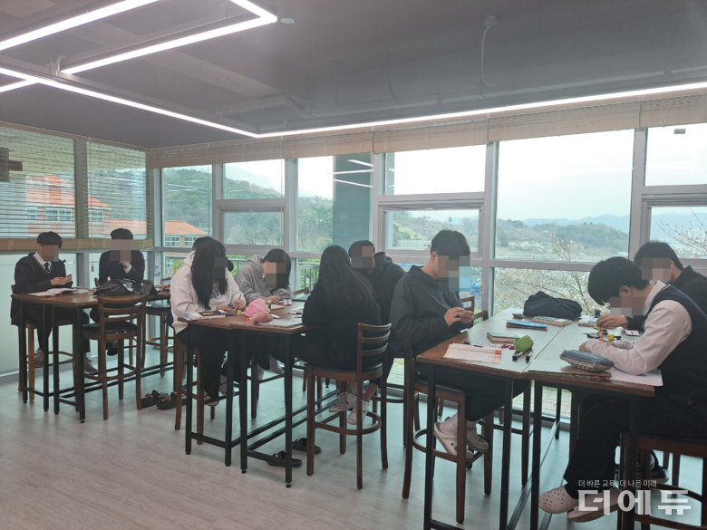 수업 진행 중인 학생들 모습. (사진= 나희정 교사)