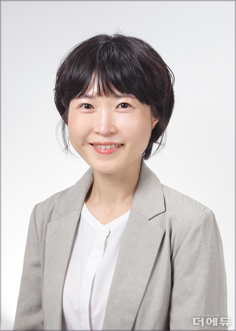 나희정 경남 진주고등학교 사서교사.
