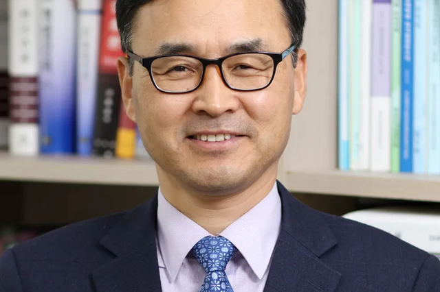 李대통령, 차정인 국가교육위원장 임명안 재가...먼저 할 일은?