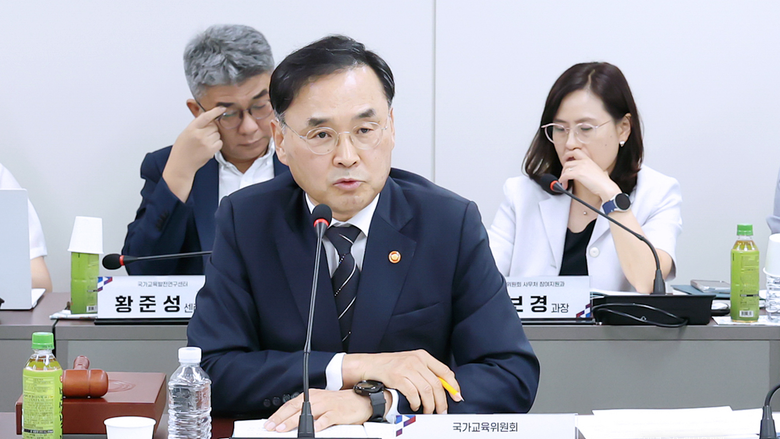 선택과목 이수 기준서 학업성취율 빠지는 고교학점제, 공통과목까지?...국교위, 개정 절차 착수 의결