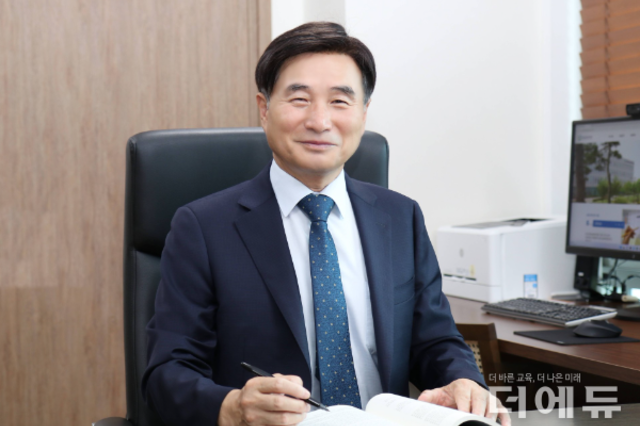 오승걸 평가원장 사임...수능 영어 난도 조절 실패 인정