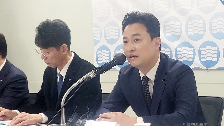 "악성민원 맞고소 의무화"...강주호 교총 회장, 1주년 기자회견서 제안