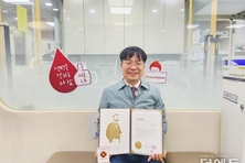 '헌혈 50회'...학생들 동참 이끌어낸 최우성 이천 다산고 교장의 솔선수범